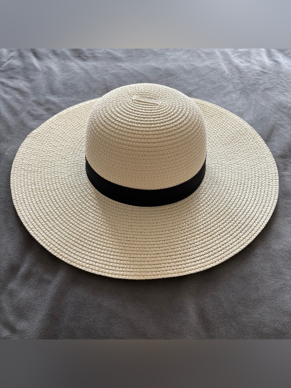 Time and Tru Wide-Brim Straw Sun Hat in Cream with Black Band